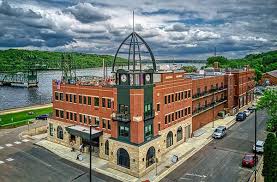 Stay overnight to experience a thriving foodie scene with 20+ patios or rooftops, 50+ boutiques from fashion to vintage upcycled home decor. 1 Best Rated Stillwater Mn Hotel Water Street Inn