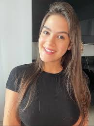 Samara Oliveira's Instagram, Twitter & Facebook