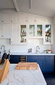 See more ideas about kitchen design, two tone kitchen cabinets, kitchen remodel. Pin By Casa Com Decoracao Por Regiane On Armarios Decorativos Regiane Ivanski Kitchen Trends Blue Gray Kitchen Cabinets Home Kitchens