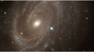 Ngc 2608 (também conhecido como arp 12) é um galáxia espiral barrada localizado 93 milhões anos luz longe no constelação câncer (o caranguejo). Supernova 1994d In Galaxy Ngc 4526