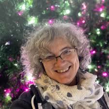 How to become a travel agent specializing in cruises?