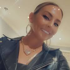 Wyatt sold $1M of merch at Cavender's Boots. They presented him with the  silver-plated "Million Dollar Club" belt buckle. Freakin' thing is HEAVY.  Pretty cool! Way to go! Wyatt Jeffreys