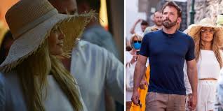 Дженнифер линн лопес (jennifer lynn lopez, или джей ло (j.lo); Jennifer Lopez And Ben Affleck Were Seen Jewelry Shopping In Capri Amid Reports They Ve Become Serious Elle Canada