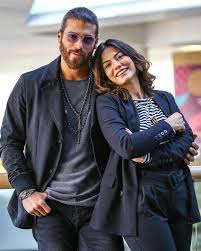 Can yaman and demet özdemir, their real love story. Demet Ozdemir Den Can Yaman Tepkisi