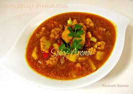 Flower Batata Rassa Maharashtrian Recipe Cauliflower And Potato Curry Rassa Maharashtrian Recipes Recipes Vegetarian Curry
