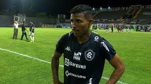 Hoje é o dia d para o leão azul, o jogo mais importante do ano. Apos Bom Jogo Contra O Atletico Mg Dioguinho E Ovacionado Por Torcida Em Laje Ao Lado Do Baenao Remo Ge