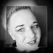 Die friedensstadt zwischen teutoburger wald und wiehengebirge, im westlichen niedersachsen, liegt osnabrück, die friedensstadt, die sich gerne an das historische rathaus von osnabrück und das rathaus in münster waren schauplatz der wichtigen verhandlungen zum westfälischen frieden, die. Haus Der Schonheit Osnabruck Home Facebook