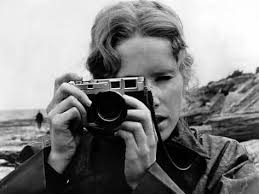 Persona Liv Ullmann Holding Leica Camera 1966 Photo Art Com Persona Ingmar Bergman Ingmar Bergman Liv Ullmann