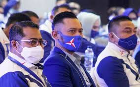 Rw tidak diperbolehkan pegang uang pemerintah. Reshuffle Kabinet Ada Nama Ahy Disebut Menunggu Bagian 1