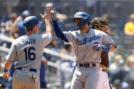 This is dodgers vs padres by eddie rivera on vimeo, the home for high quality videos and the people who love them. Dodgers Offense Goes Quiet Drop Series Finale To Padres True Blue La