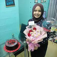 Suami buat kejutan hadiah hari jadi idaman isteri tapi malangnya. Hadiah Untuk Isteri Sempena Ulang Tahun Perkahwinan Penghantaran Ke Pandan Indah Kuala Lumpur Terima Chocolate Flowers Bouquet Chocolate Flowers Diaper Cake