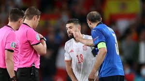 Capitano della @juventus ⚪️⚫️ e degli @azzurri 🇮🇹. Em 2021 Warum Italiens Kapitan Chiellini Jordi Alba Beim Munzwurf Einen Kinnhaken Verpasste Der Spiegel