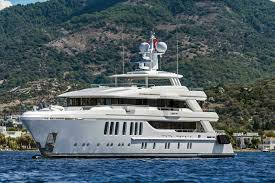 Liquid Sky yacht | 47.25m CMB Yachts 2017