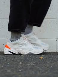 Unifarbene sneaker für damen in schwarz mit dicker sohle und schnürverschluss. Sneaker News Das Sind Die Must Have Modelle Der Saison Gesichtsform Gesicht Adidas Beanie