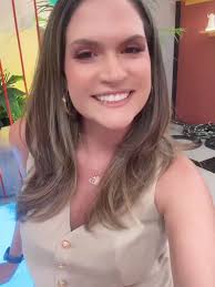 Un recuento de algunos momentos de este 2025. Un año laboralmente bonito,  con coberturas históricas, consolidando la propuesta del mediodía y hasta  con viajes en reconocimiento a mi trayectoria ...