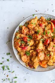 Laver du en fyldig variant med alt fra quinoa eller bulgur til mættende fyld som aubergine eller kål, kan salaten sagtens udgøre et måltid i sig selv. Tunesisk Gryde Med Kylling Og Couscous Mad Fra Tunesien