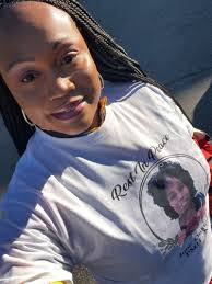 Carol Lamson's Instagram, Twitter & Facebook