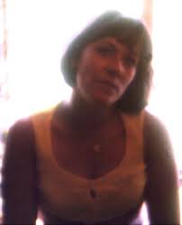 Unusual detail in happy couple picture