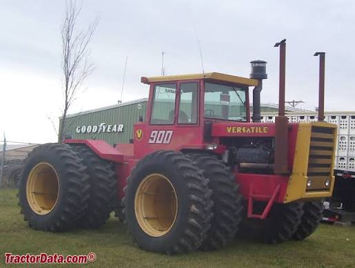 Versatile 900 Tractor