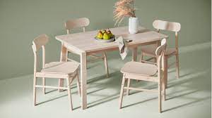 With a rich cherry finish, a smooth, contoured table top and a casual yet sophisticated veneer table design, this dining set will add a polished feel to your home. Dining Room Sets Ikea