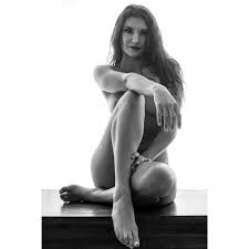 Averey Tressler Covered Nude -