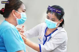 The technology already existed and using it to develop a vaccine for a new virus became an international priority, unlocking billions of dollars to. NgÆ°á»i Lá»›n Ä'a Tiem Váº¯c Xin Covid 19 Cáº§n Tiem Them Váº¯c Xin Gi