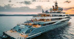 A look at the luxurious new super yacht the flying fox. F0gq1anqjprdwm