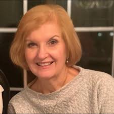 Should I pass a White Dragon tile in the Charleston to play defense or risk  passing it to get a keeper in return?