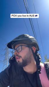 Magpie 😠 #magpies #fyp #australia #birdattack #wildlife