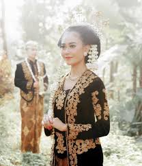 Info prewedding lokasi foto prewedding dijakarta via prewedingku.blogspot.com. Konsep Prewedding Jawa By Rumahkreatif Photography Bridestory Com