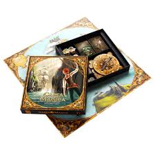 An weihnachten familienspiele zu spielen, ist eine nette alternative zum ewigen herumsitzen an kaffeetafeln oder dem anschauen weihnachtlicher fernsehfilme. Carta Magica Von Marbushka Brettspiel 7 99 Jahre Greenstories