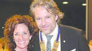 Robert Auge's Instagram, Twitter & Facebook