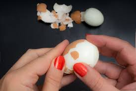 There S A Hard Boiled Egg Peeling Hack Video That S Going Viral