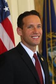 Erick Estevez's Instagram, Twitter & Facebook