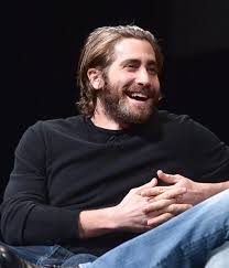 Jake gyllenhaal's new hairstyle is short and simple, but very stylish! Jake Gyllenhaal With A Beard Pictures Popsugar Celebrity