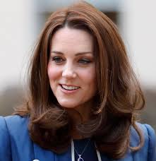 It's a great length for undecided women who are not ready for short hair and too busy to deal with long hair. 40 Best Celeb Hairstyles For Medium Hair Shoulder Length Hair Medium Hair Styles Haircuts For Medium Length Hair Layered Shoulder Length Straight Hair