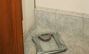 Comment Realiser Un Coffrage Carrele Pour Masquer Des Tuyaux Coffrage Deco Salle De Bain Tuyau