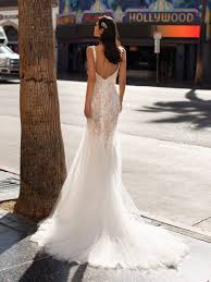 Check spelling or type a new query. Pronovias Laue Festmoden