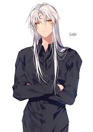 He has very short brown hair and big yellow eyes. Yuu S World