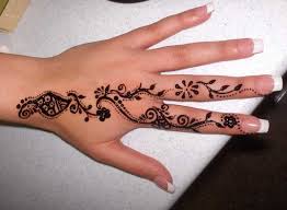 Pinterest Dy0nne Henna Finger Tattoo For Women Finger Henna Henna Tattoo Designs