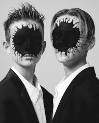 Chemin en tissu jute noire et flocage grosses araignées et. 1001 Idees Pour Un Portrait Noir Et Blanc Des Images De Vie Eloquentes Maquillage Halloween Homme Maquillage Homme Idee Maquillage Halloween