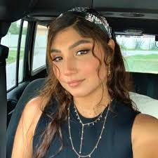 Kendra Burks's Instagram, Twitter & Facebook