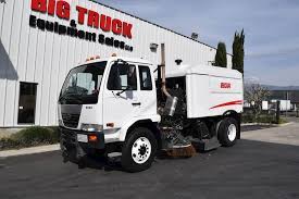 2007 elgin broom bear sweeper, street cleaner. 2009 Nissan Ud3300 Elgin Crosswind Regenerative Air Street Sweeper For Sale 4 185 Hours Fontana Ca 9713449 Mylittlesalesman Com