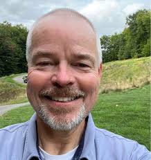 Figure Skating Experts and Coaches — Tandem