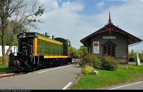 Railpictures Net Photo 7300 Canadian National Railway Emd Sw1200rs At St Cosntant Quebec Canada By Frank Jolin Canadian National Railway Railway Quebec