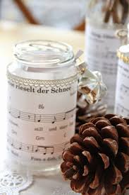 Mochte Ich Heute Neu Aufleben Lassen Ich Hab Mir Die Notigen Notenblatter Von Da Ausgedruckt Und Auf Die Passende Grosse Zugeschnitten Weihnachtslieder Tischdeko Weihnachten Und Gemutliche Weihnachten