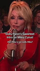 We all need an Aunt Dolly in our lives ✨ . . . 🎥: Hannah Montana