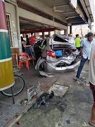 Kendati dia menilai kehadiran kereta di wonsan dan absennya kim dari beberapa upacara penting memperkuat dugaan masalah kesehatan yang dialaminya. Kemalangan Kereta Rempuh Kedai Kami Pengguna Jalan Raya Facebook