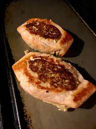 In a large bowl, mix together cream cheese, mozzarella, spinach, garlic powder, and red pepper flakes. Crabmeat Stuffed Salmon On The Grate Griddle Grillgrate