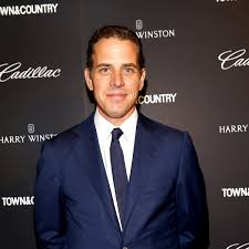 Hallie biden reportedly returned to the grocery store to find the gun, but could not. Joe Biden S Son Hunter Is Dating Brother Beau S Widow